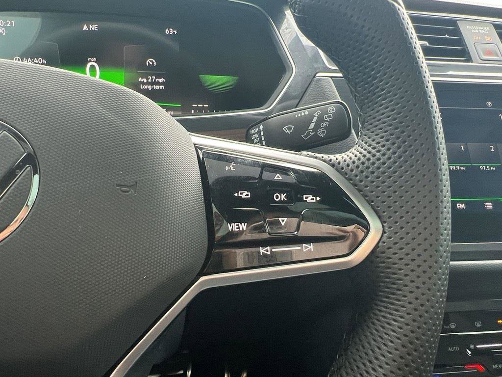 Used 2024 Volkswagen Tiguan SE R-Line image 23