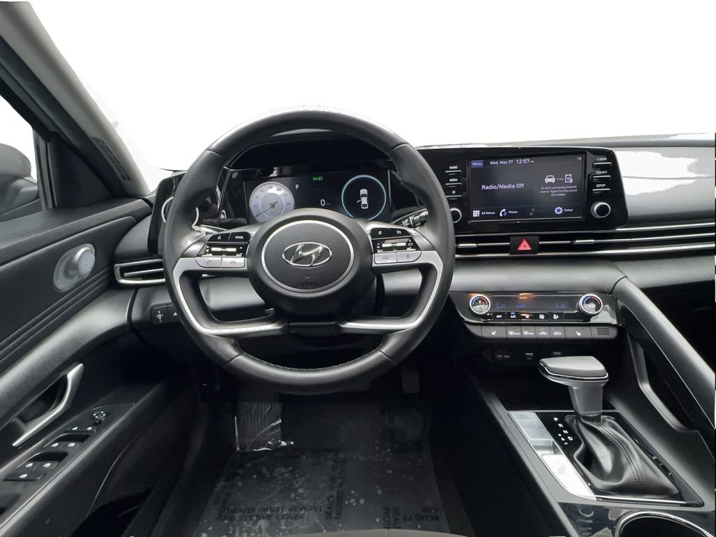 Used 2022 Hyundai Elantra SEL w/ Convenience + Premium Package FWD image 33
