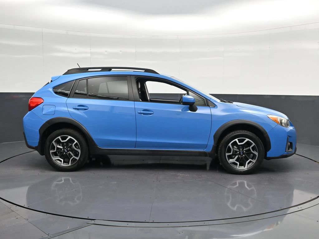 Used 2016 Subaru Crosstrek 2.0i Premium w/ Moonroof Package AWD/4WD image 4