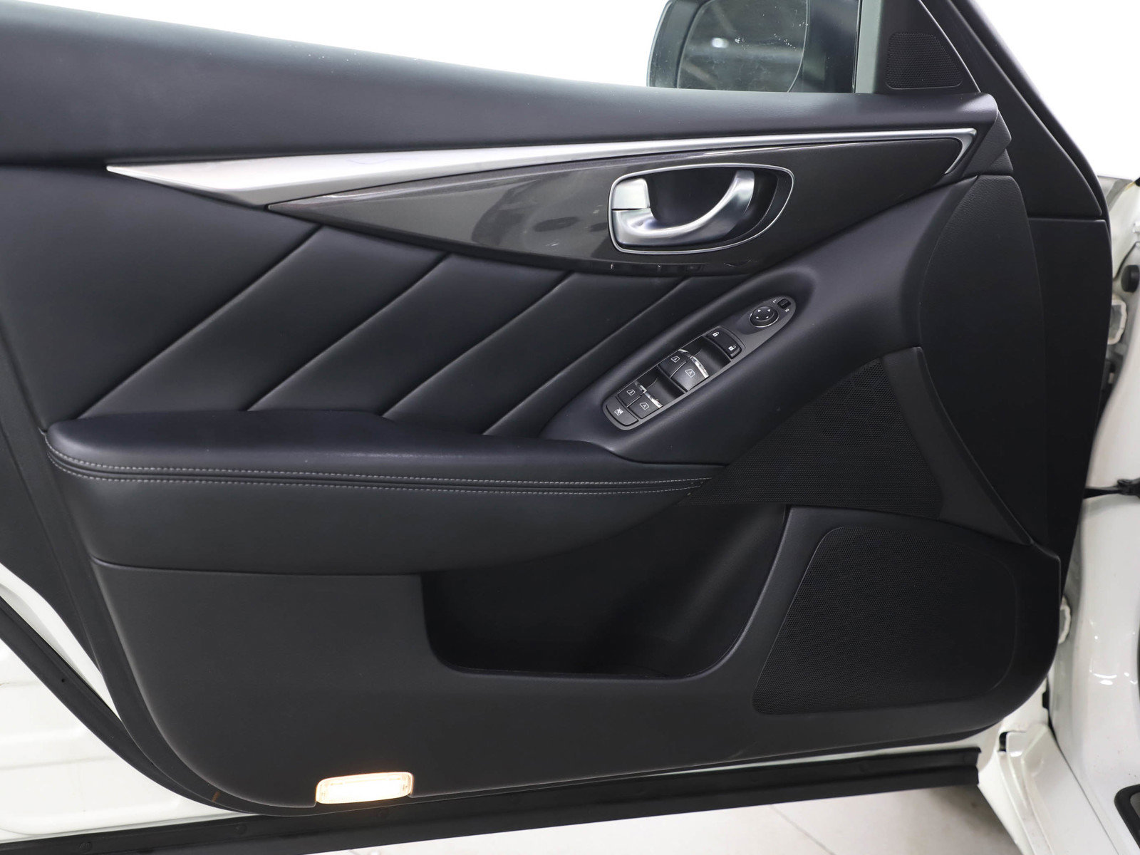 Used 2018 INFINITI Q50 Pure image 17