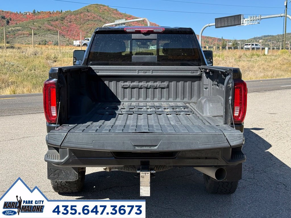 Used 2022 GMC Sierra 2500 Denali w/ Denali Black Diamond Edition AWD/4WD image 5