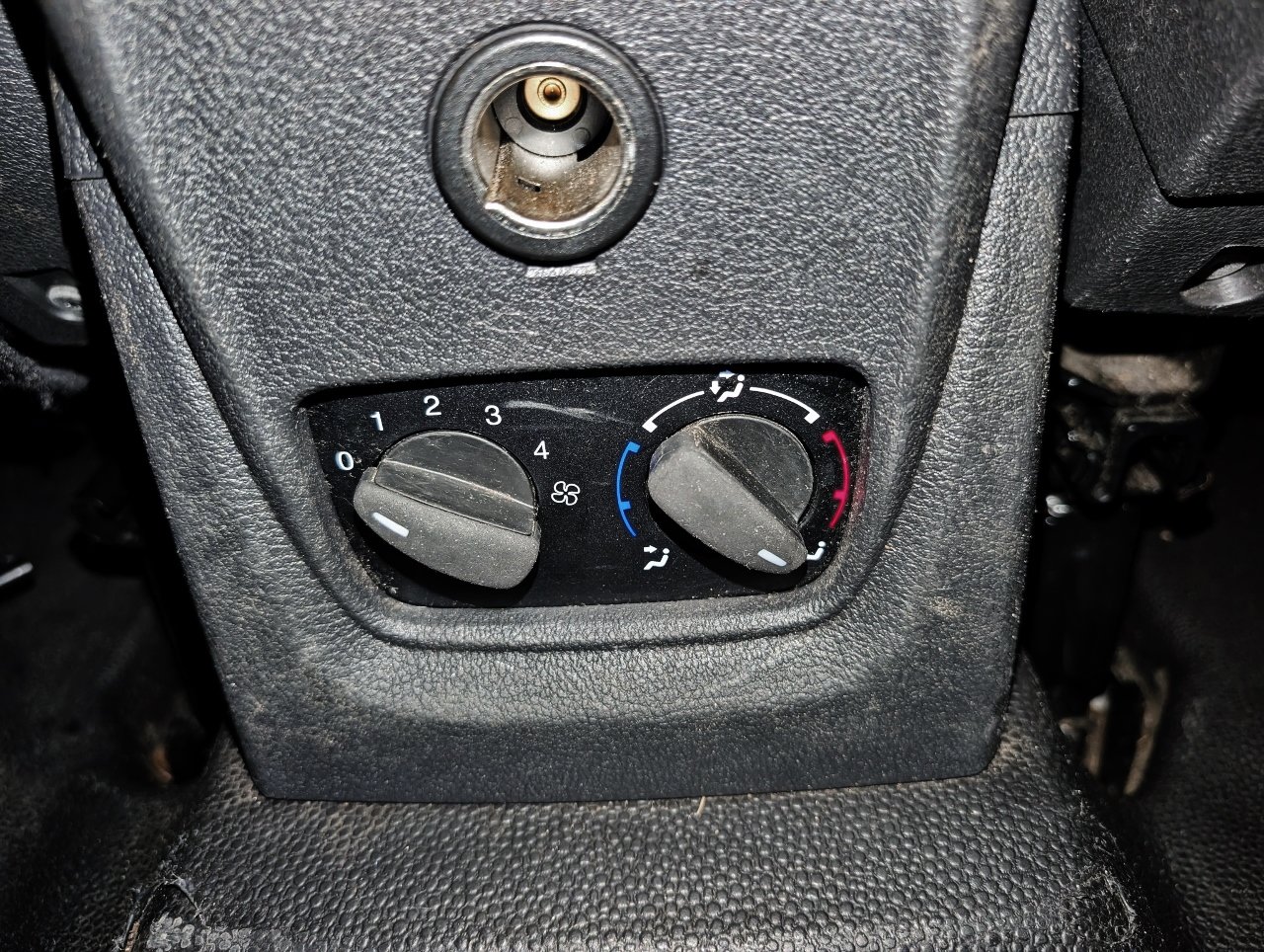Used 2018 Ford Transit Connect XL FWD image 39