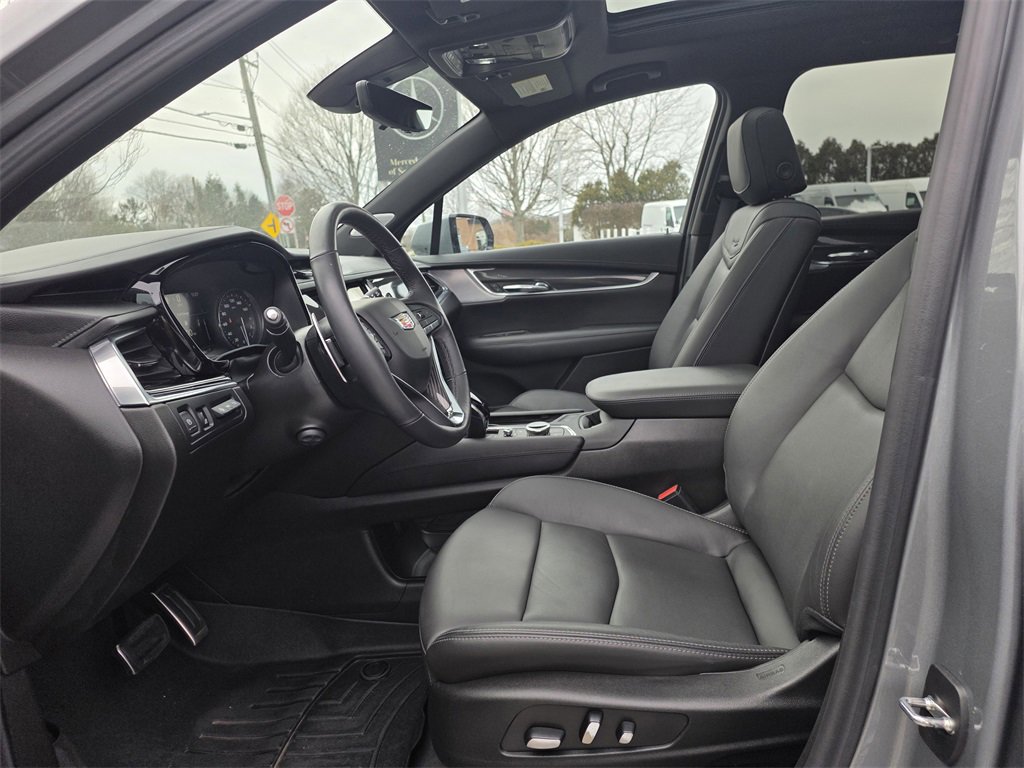 Used 2023 Cadillac XT6 Sport w/ Technology Package image 20
