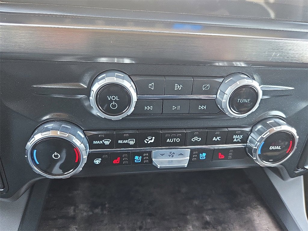 Used 2024 Ford F250 Lariat w/ Lariat Ultimate Package image 7