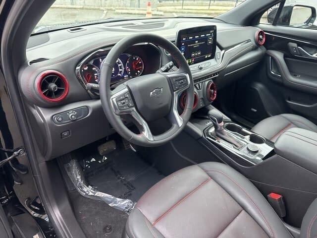 Used 2025 Chevrolet Blazer RS w/ Driver Confidence II Package image 9