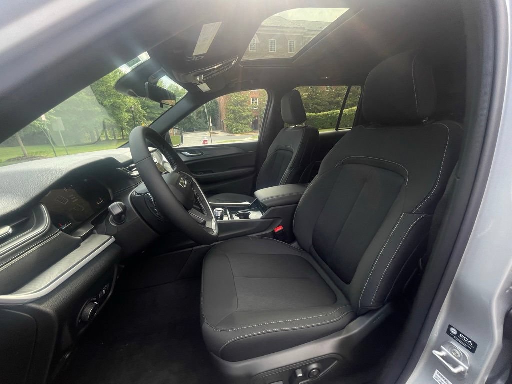 New 2026 Jeep Grand Cherokee Laredo X AWD/4WD image 24