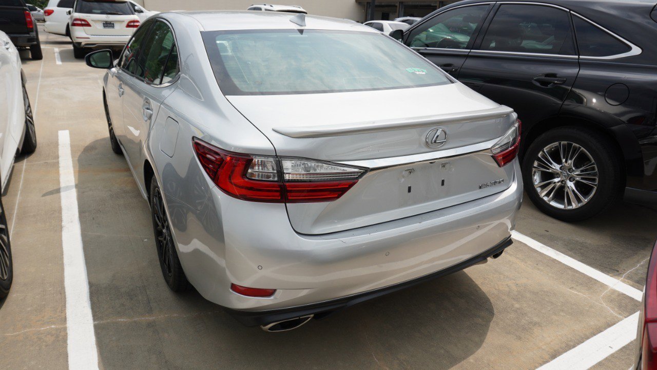 Used 2017 Lexus ES 350 w/ Luxury Package FWD image 5