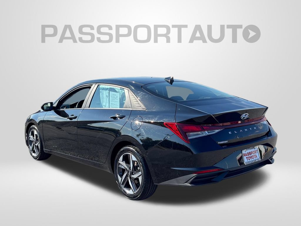 Used 2023 Hyundai Elantra SEL w/ Convenience Package FWD image 4