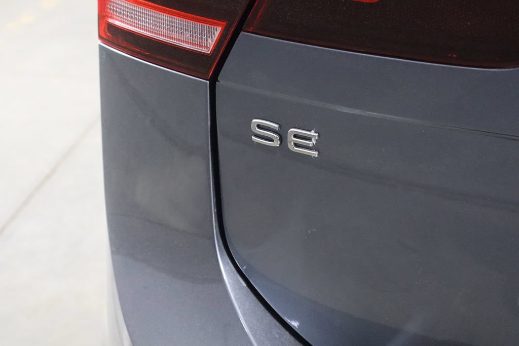 Used 2023 Volkswagen Tiguan SE R-Line FWD image 38