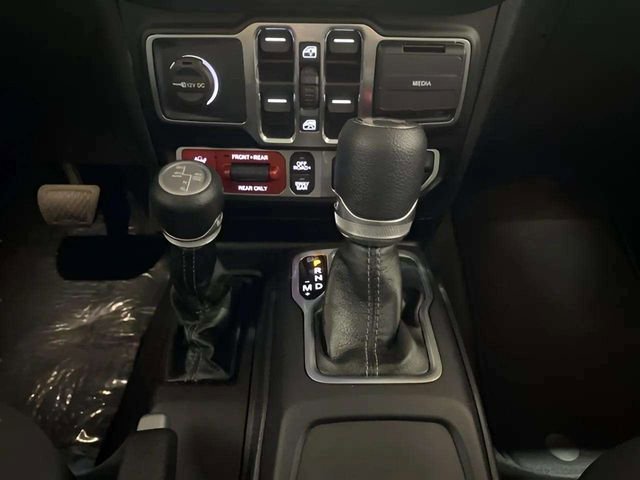 Used 2025 Jeep Wrangler Unlimited Rubicon 4xe w/ Safety Group image 57