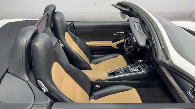 Used 2018 Porsche 718 Boxster image 28