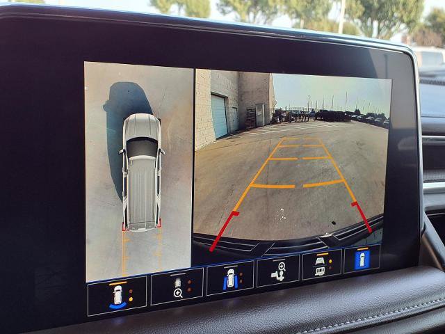 Used 2023 GMC Yukon SLT w/ SLT Luxury Package AWD/4WD image 6