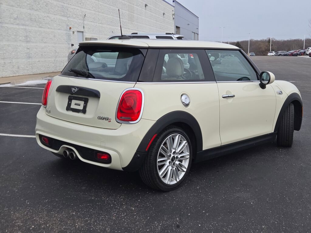 Used 2019 MINI Cooper S w/ Signature Upholstery Package image 5