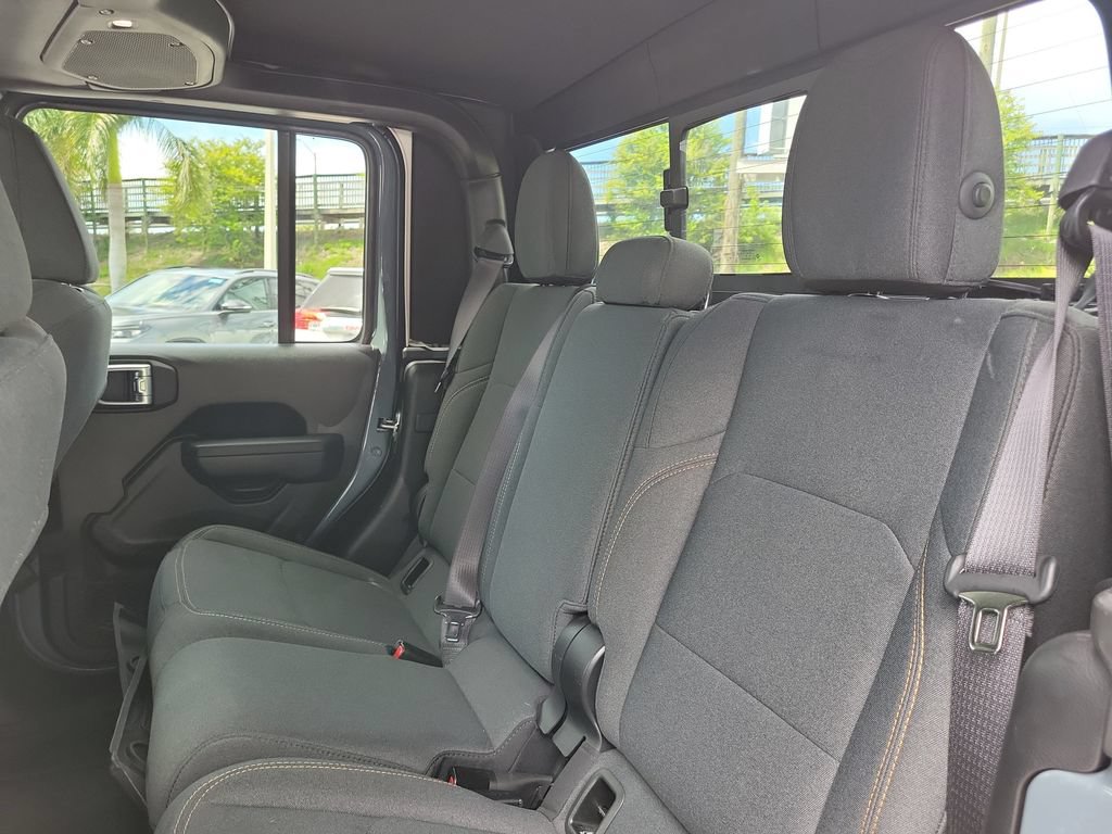 Used 2024 Jeep Gladiator Sport AWD/4WD image 10
