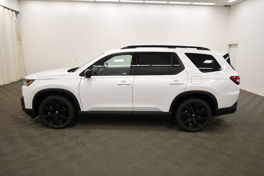 New 2026 Honda Pilot Black Edition image 4