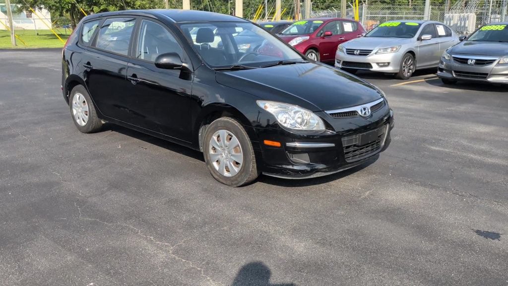 Used 2010 Hyundai Elantra GLS FWD image 2
