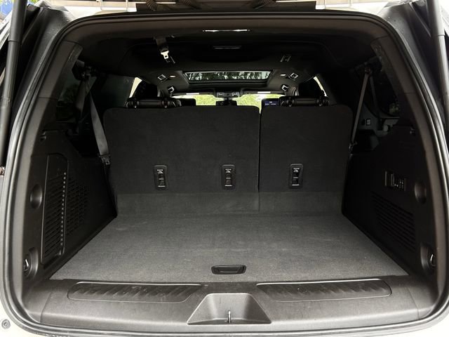 Used 2021 GMC Yukon XL SLT w/ SLT Premium Package image 35