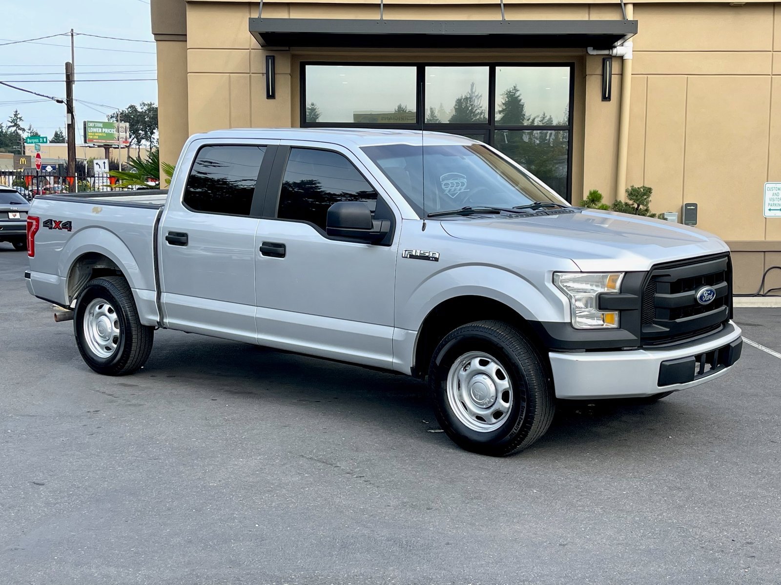Used 2017 Ford F150 XL w/ Equipment Group 101A Mid image 1