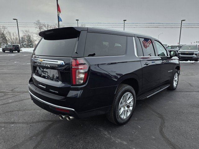 Used 2024 Chevrolet Suburban Premier w/ Premium Package AWD/4WD image 18