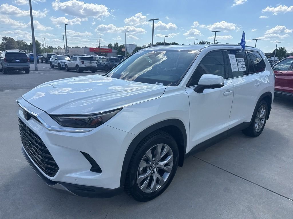 Used 2024 Toyota Grand Highlander AWD image 3