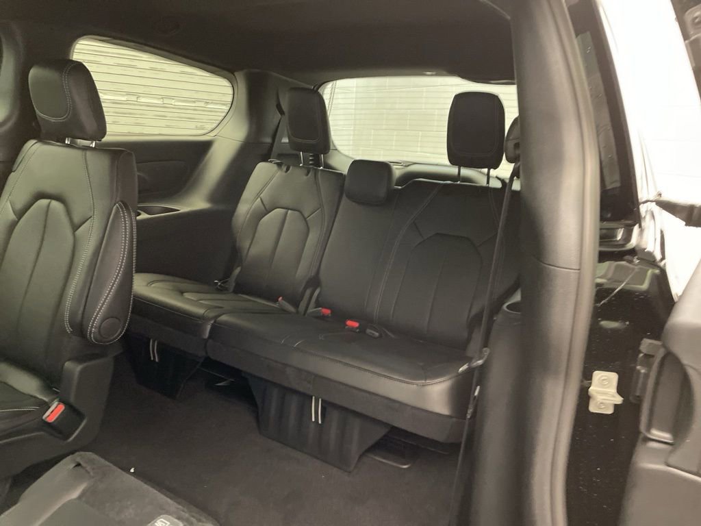 New 2026 Chrysler Voyager LX FWD image 16