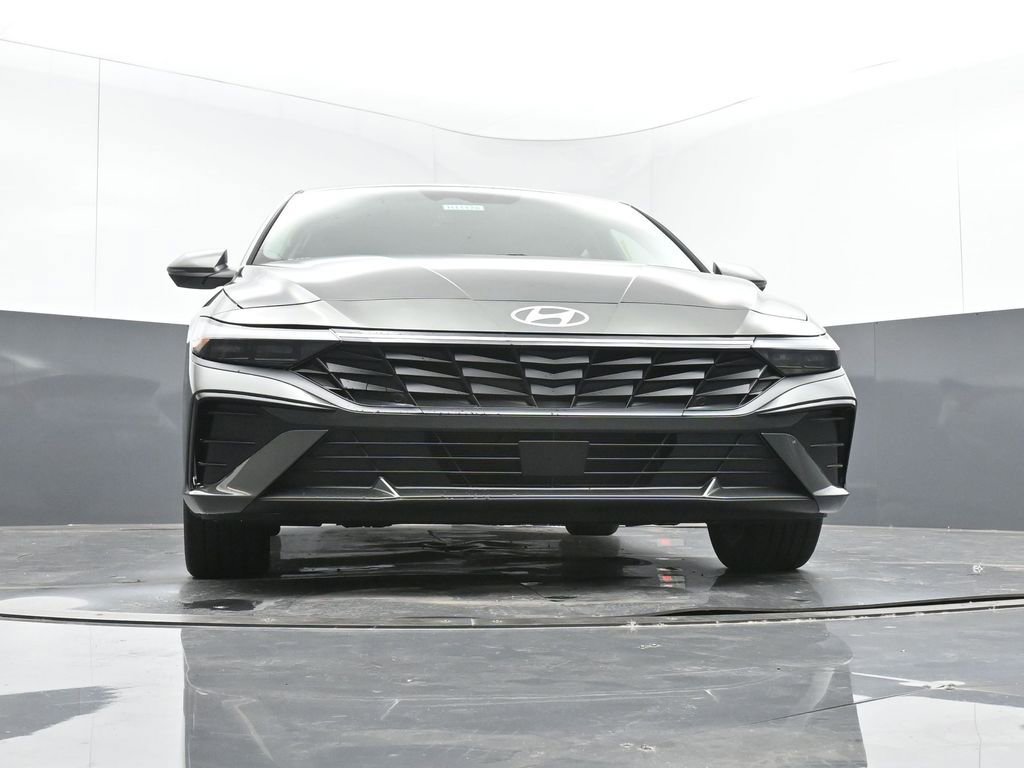 New 2026 Hyundai Elantra Limited image 44