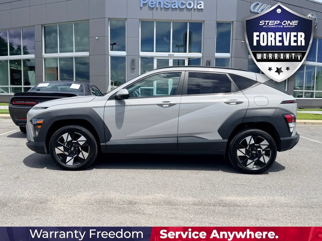 Used 2024 Hyundai Kona SEL AWD/4WD image 3