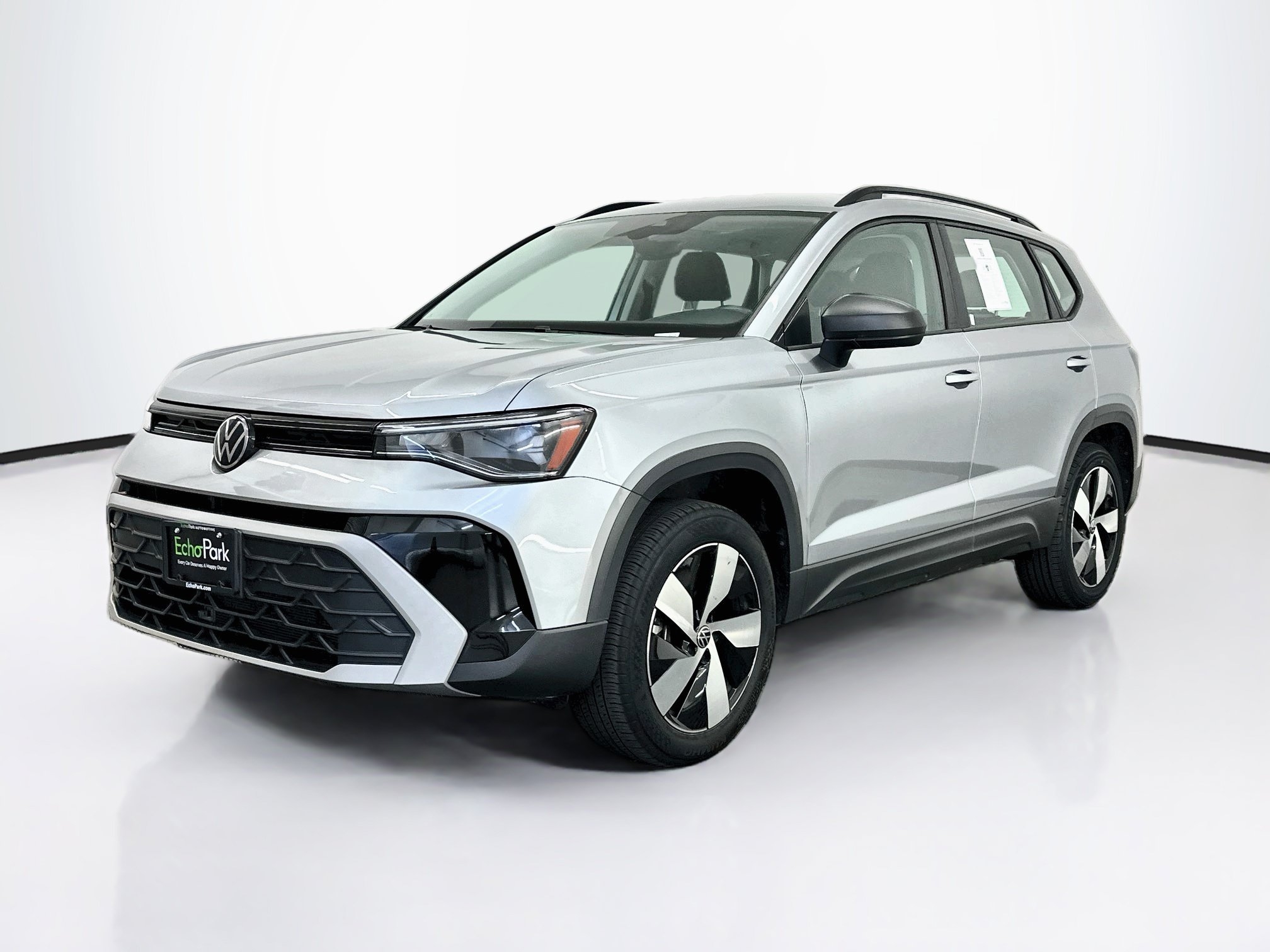 Used 2025 Volkswagen Taos S AWD/4WD image 3