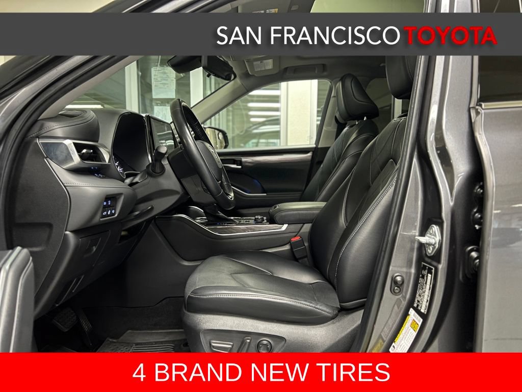 Used 2022 Toyota Highlander Platinum AWD/4WD image 11