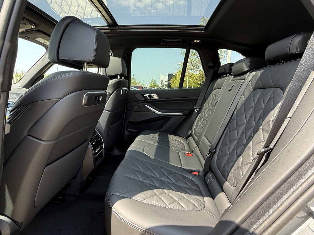 Used 2026 BMW X5 xDrive50e w/ Climate Comfort Package image 19