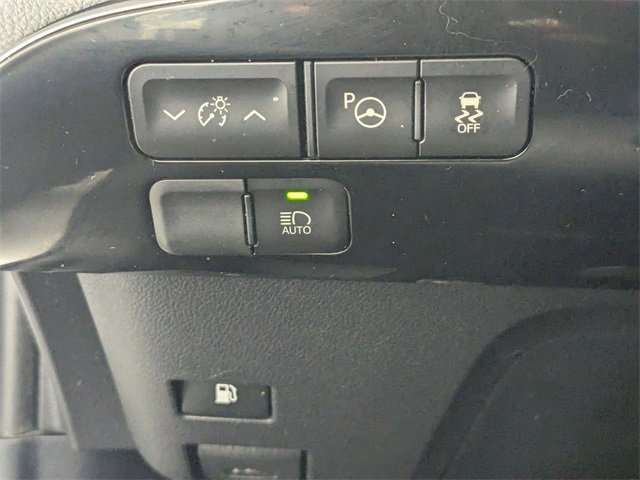 Used 2017 Toyota Prius Four image 14