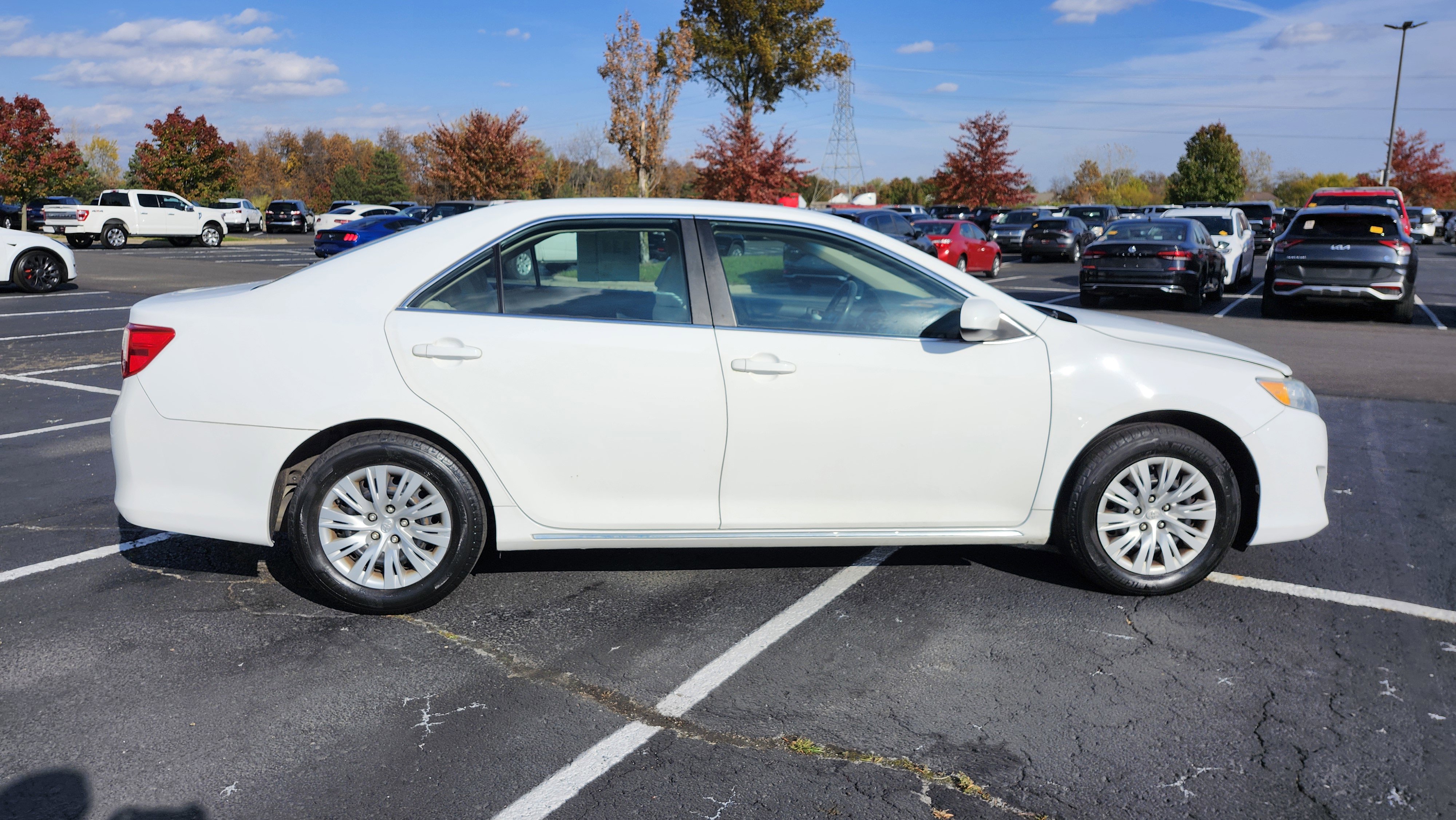Used 2012 Toyota Camry LE image 12