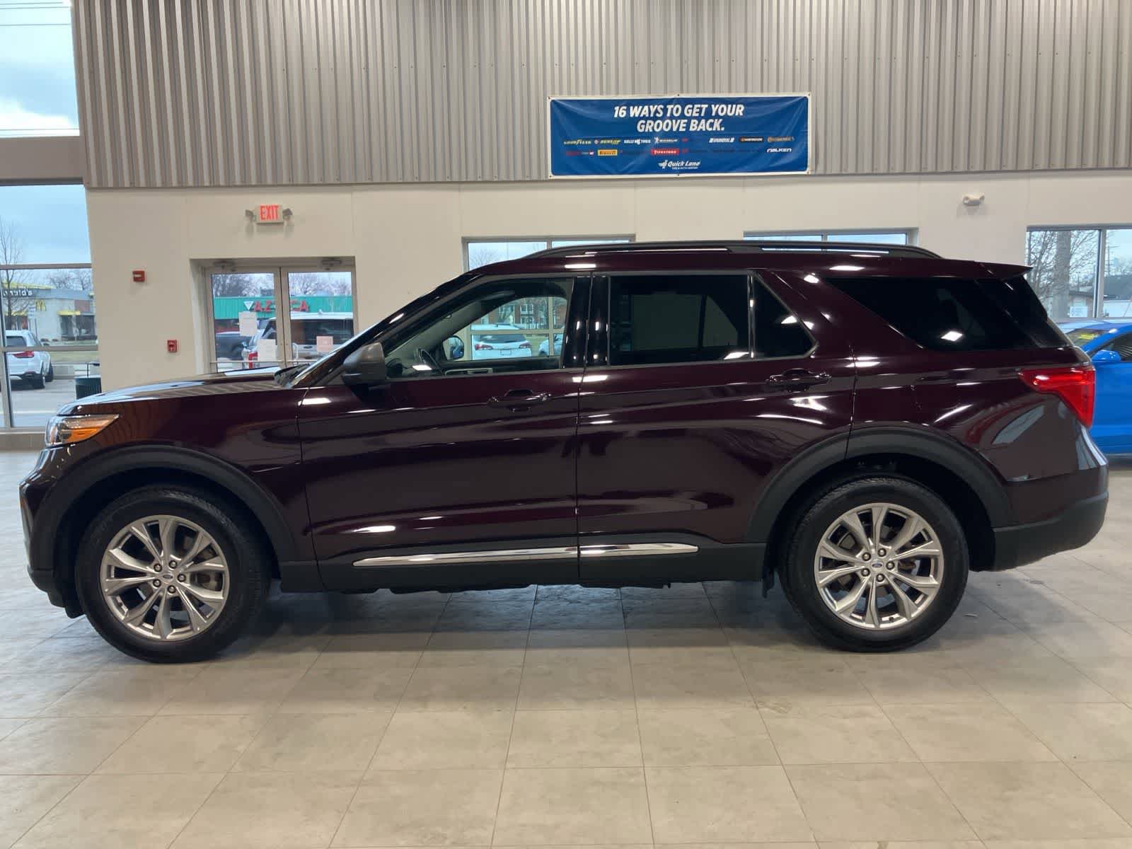 Used 2023 Ford Explorer XLT w/ Equipment Group 202A image 8