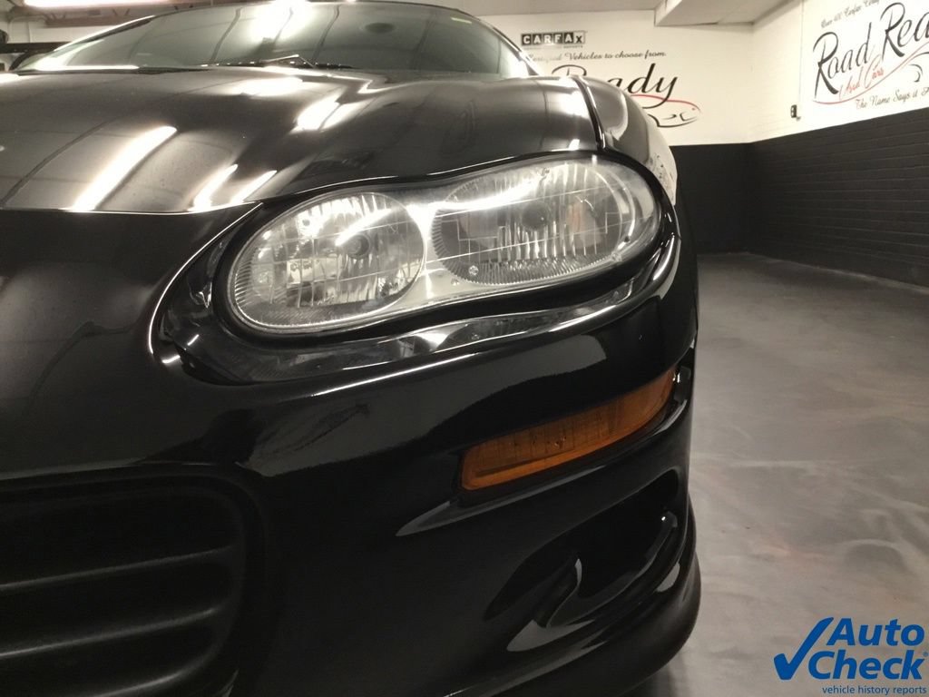 Used 2000 Chevrolet Camaro Z28 w/ Sport Appearance Pkg RWD image 29