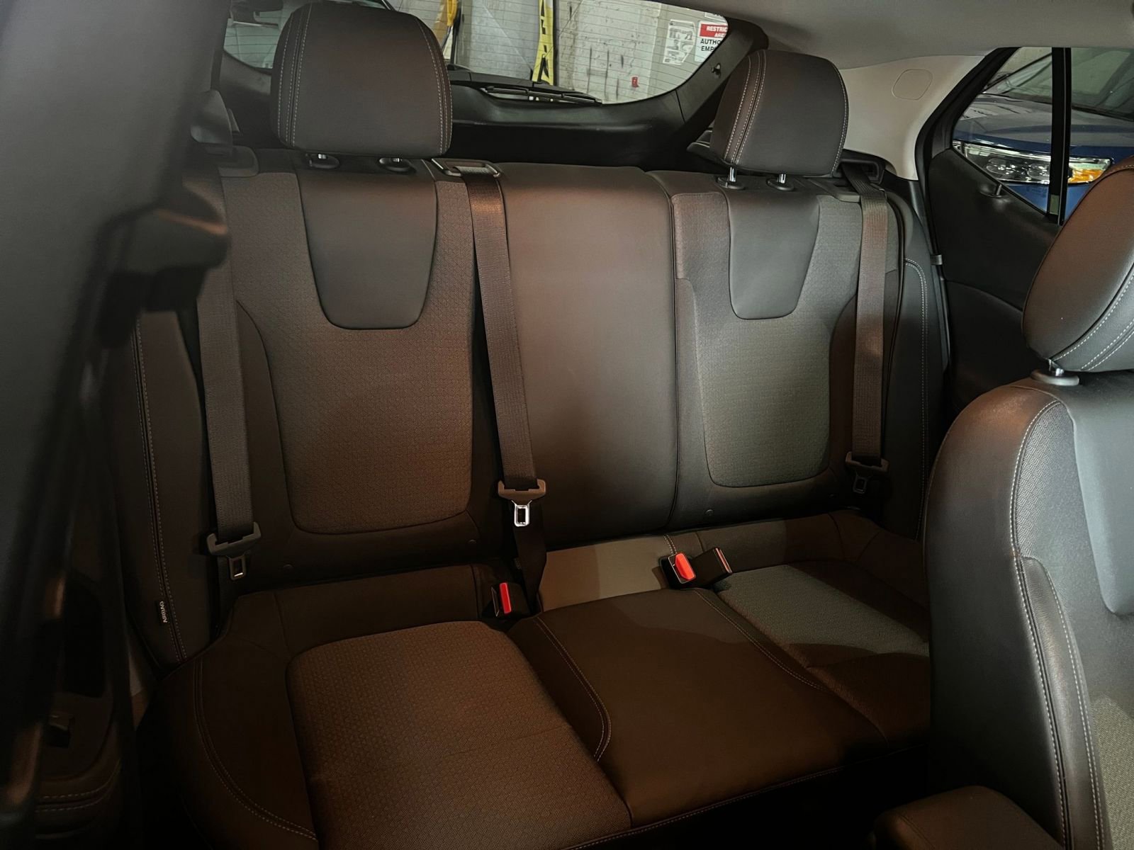 Used 2025 Buick Encore GX Preferred image 37