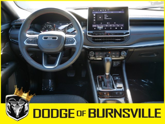 Used 2024 Jeep Compass Trailhawk AWD/4WD image 12