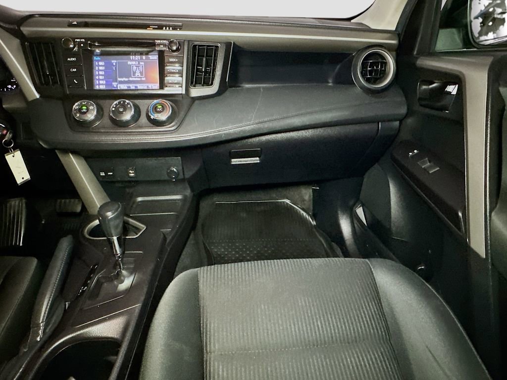 Used 2018 Toyota RAV4 LE w/ All Weather Liner Package AWD/4WD image 29