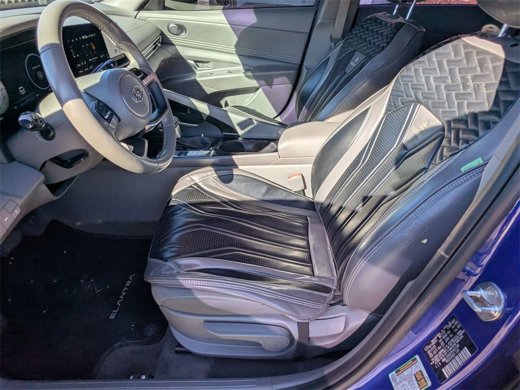Used 2023 Hyundai Elantra SEL w/ Convenience Package image 16