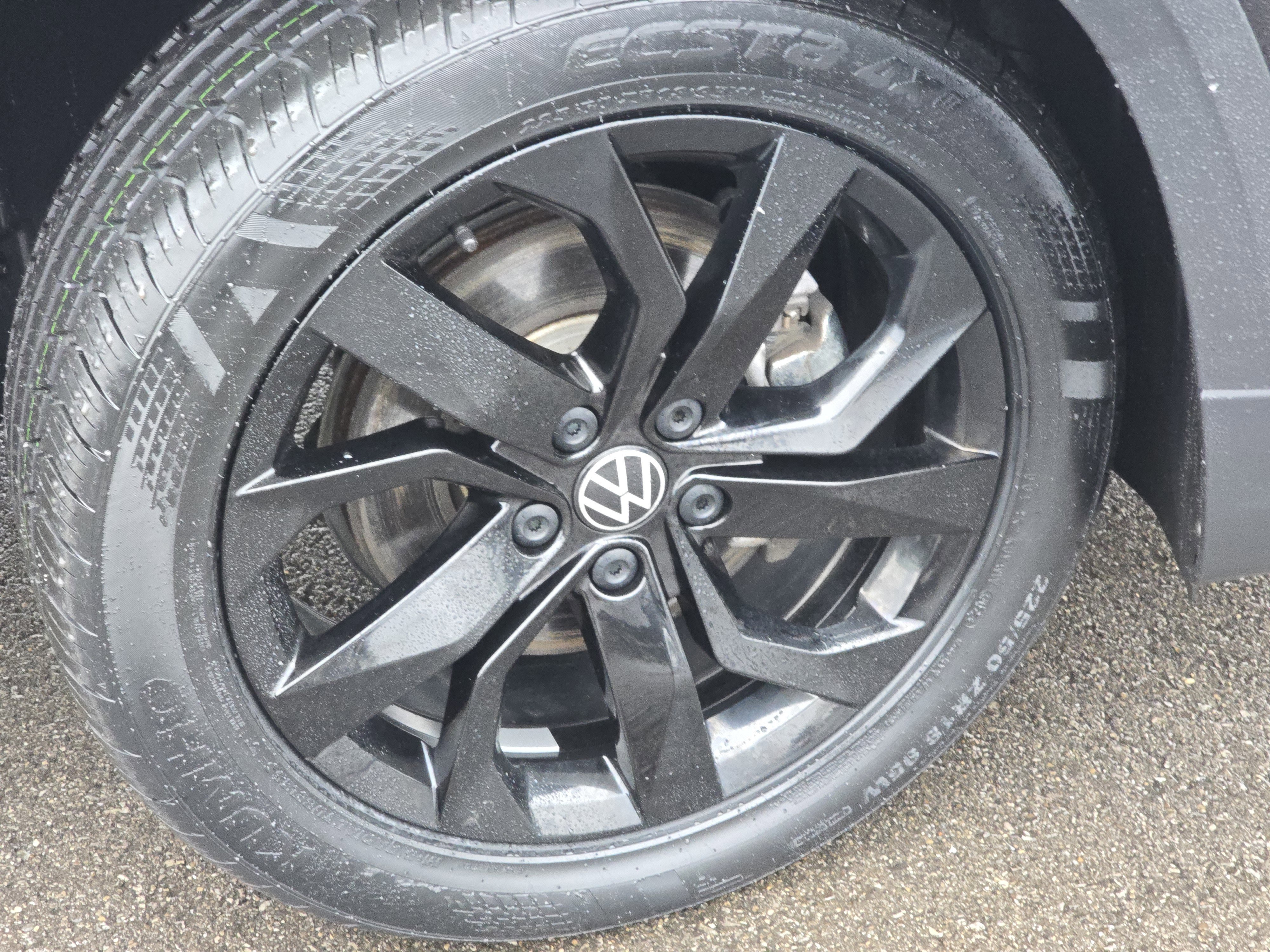 Certified 2023 Volkswagen Taos SE w/ Panoramic Sunroof Package image 14