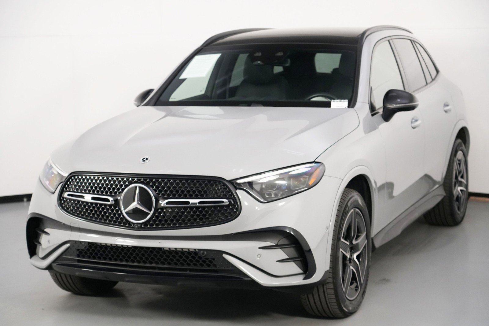 Used 2025 Mercedes-Benz GLC 300 4MATIC w/ AMG Line image 51