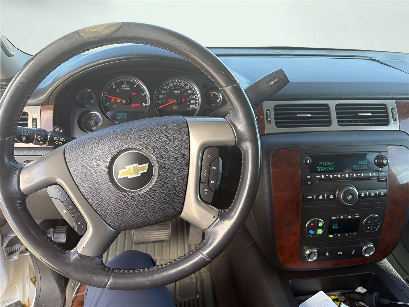Used 2012 Chevrolet Suburban LT w/ Luxury Package AWD/4WD image 9