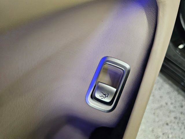 Used 2017 Mercedes-Benz S 550 4MATIC Sedan w/ Premium Package image 28