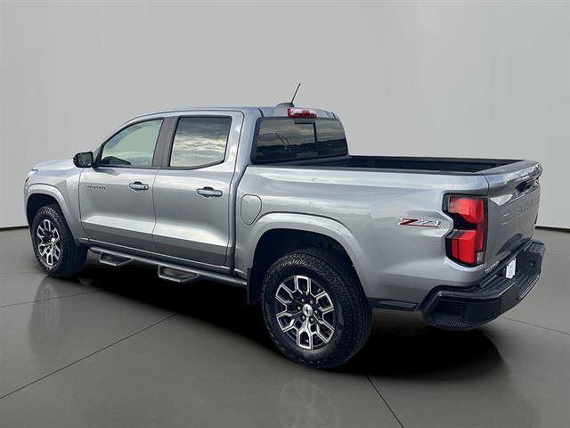 Used 2024 Chevrolet Colorado Z71 w/ Z71 Convenience Package 2 AWD/4WD image 3