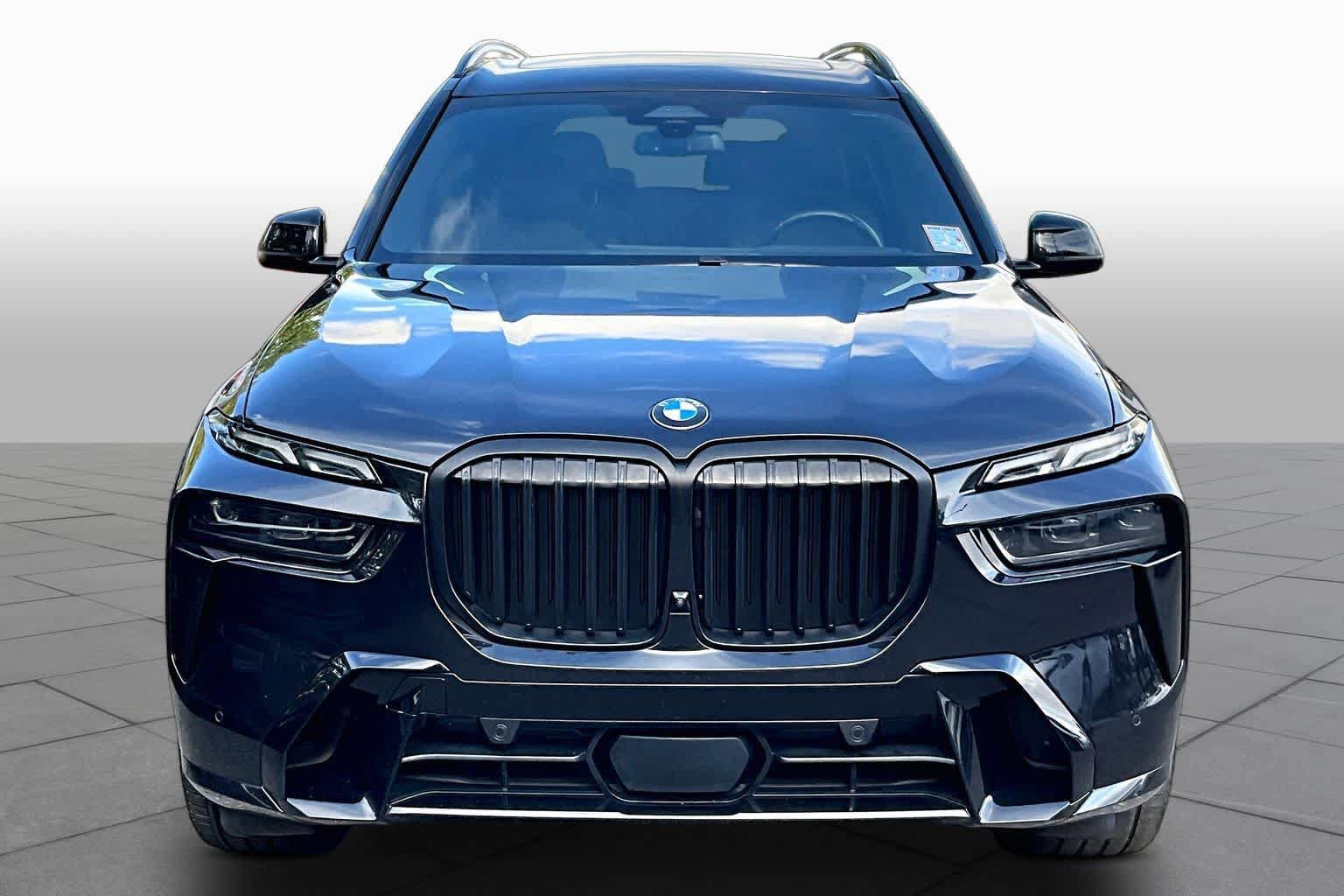 Used 2025 BMW X7 xDrive40i w/ M Sport Package AWD/4WD image 4
