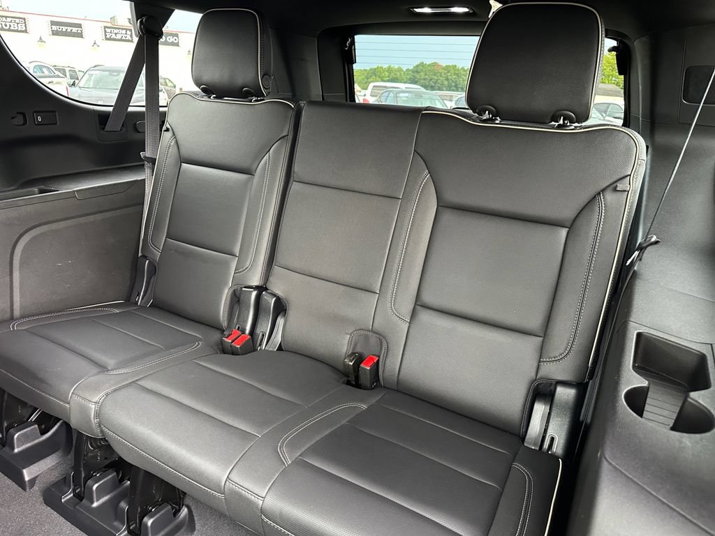 Used 2023 GMC Yukon XL SLT w/ Max Trailering Package AWD/4WD image 16
