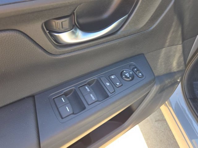 Used 2025 Honda CR-V EX image 14