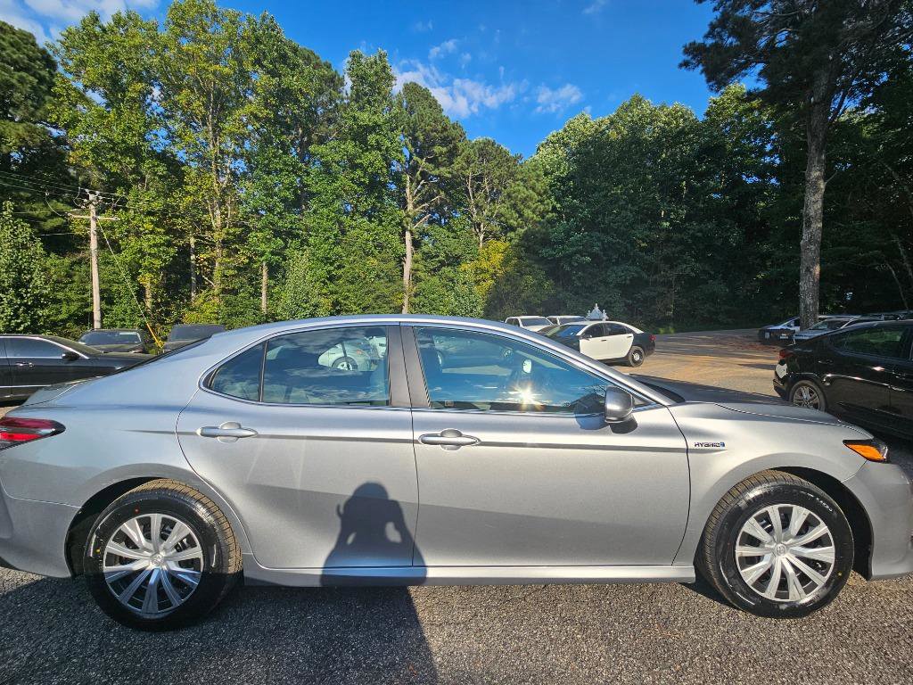 Used 2018 Toyota Camry LE image 9
