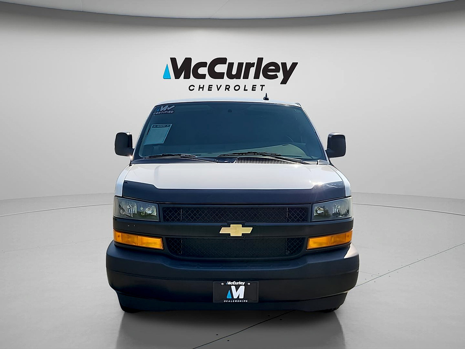 Used 2023 Chevrolet Express 3500 w/ Driver Convenience Package RWD image 2