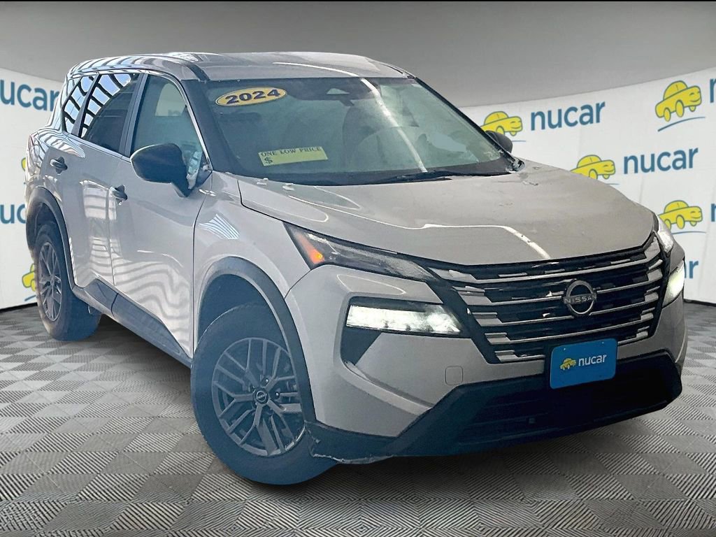 Used 2024 Nissan Rogue S image 1