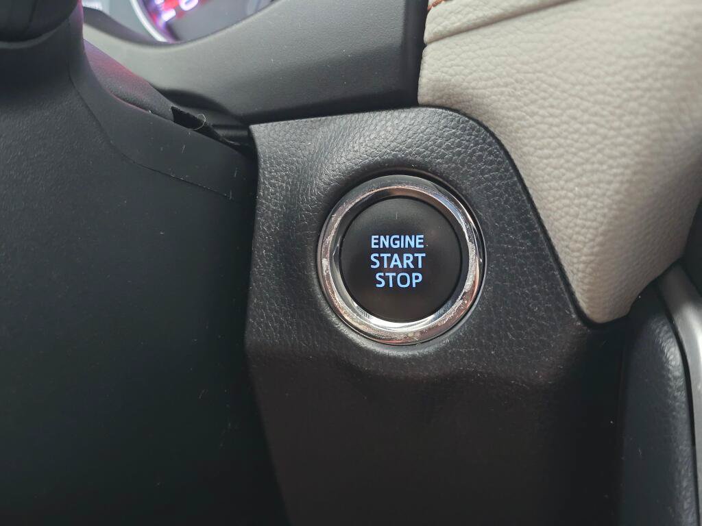 Used 2019 Toyota RAV4 XLE Premium AWD/4WD image 33